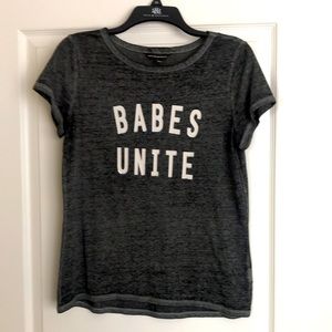 Women’s Rock & Republic grayish/black T-shirt